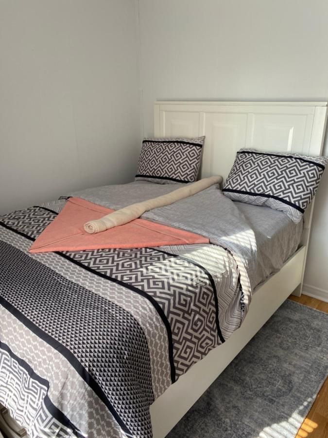 Windsor Airport Room Accommodation Exterior foto